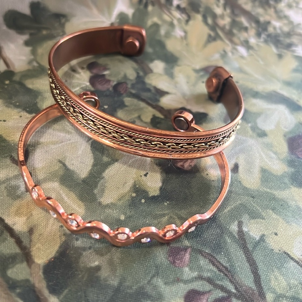 2 magnetic copper bracelets